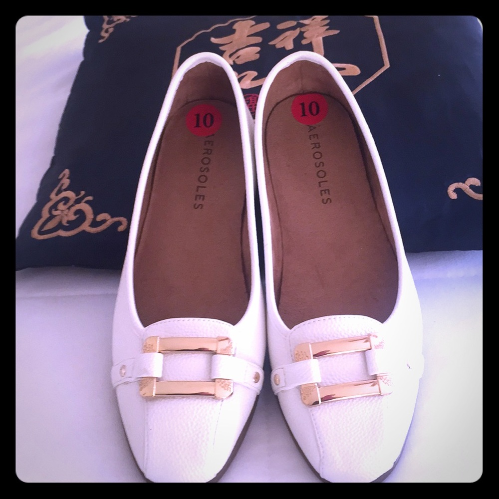 Immaculate in style, color and comfort.